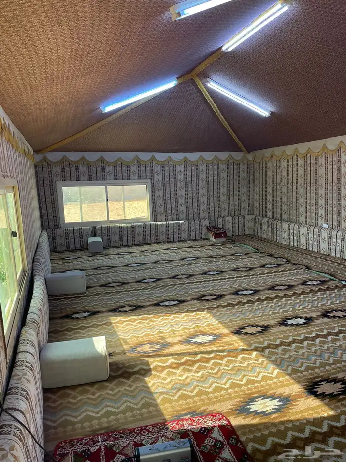 بيت شعر ملكي نضيف 2