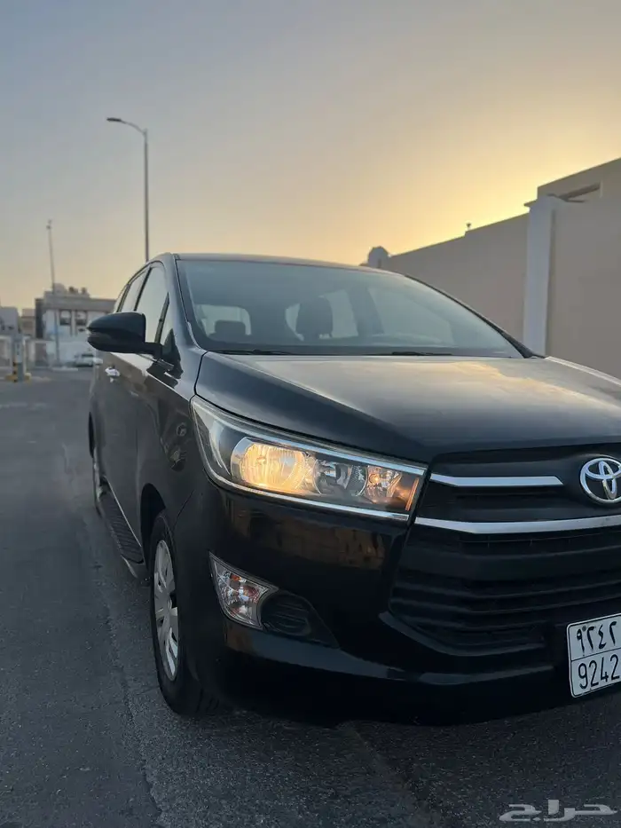 تويوتا انوفا 2018 ستاندرد 10