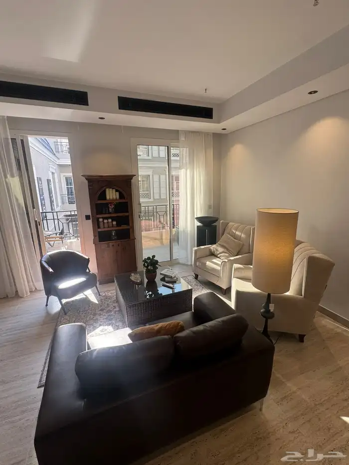 شقه للأيجار بحي المروج 7