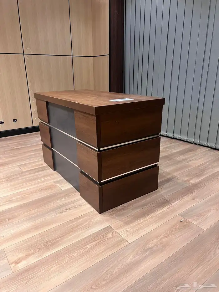 مكتب كراسي دولاب خشب دولاب حيدد بارتيشن روباعي. 42