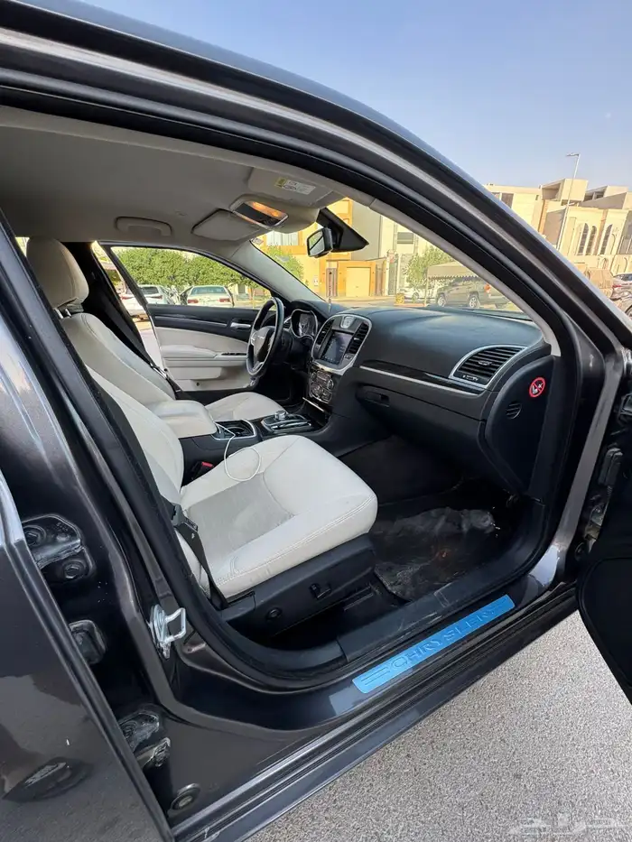 كرايزلر 2018 V6 4