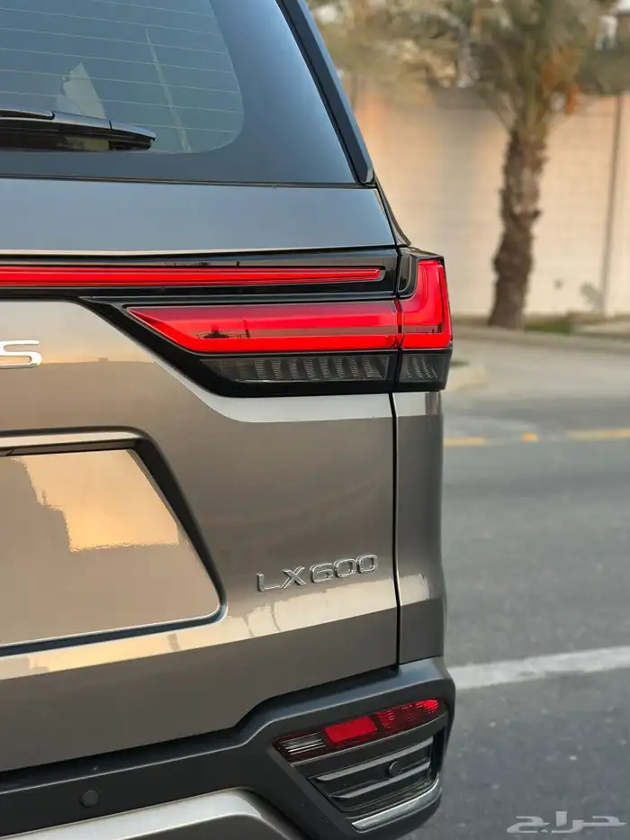 لكزس LX600 2022 BA شبه جديد سعودي 14