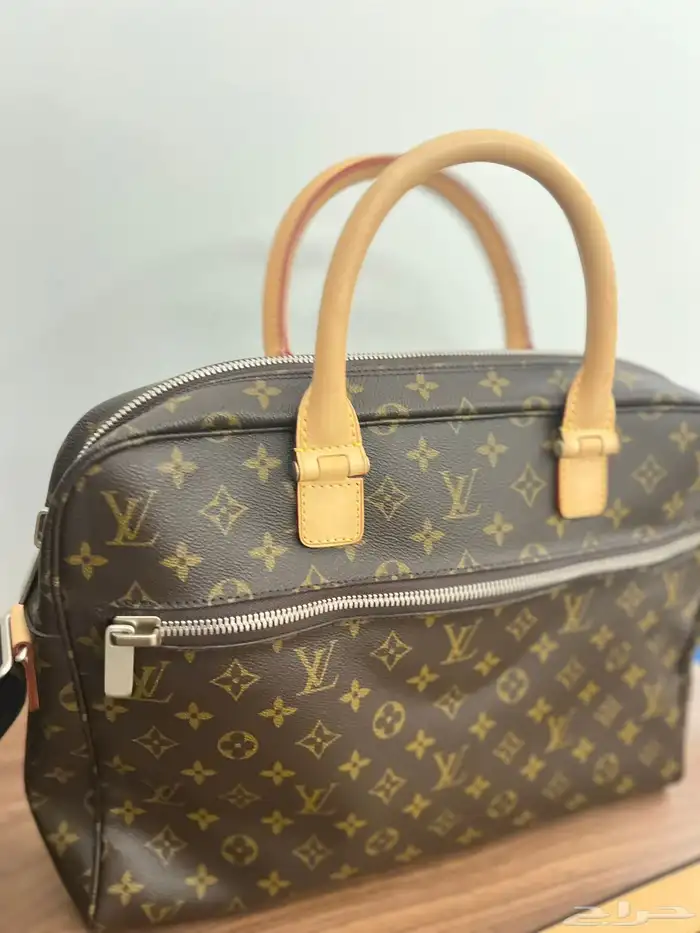 للبيع مجموعة شنط Louis Vuitton أصلية 4