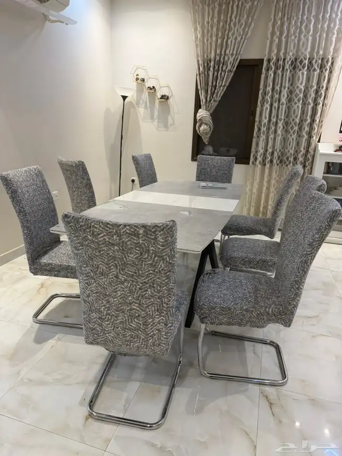 كنب وطاولة طعام وسير رياضي وجلسة ارضية واسرة اطفال من ايكيا 0