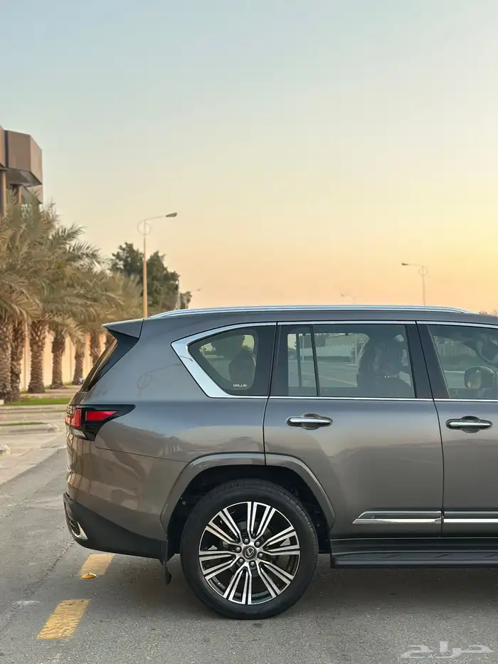 لكزس LX600 2022 BA شبه جديد سعودي 10