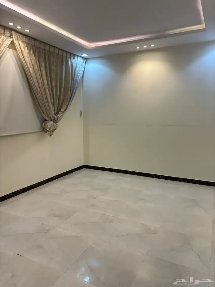 شقة للأيجار في حي الرمال 11