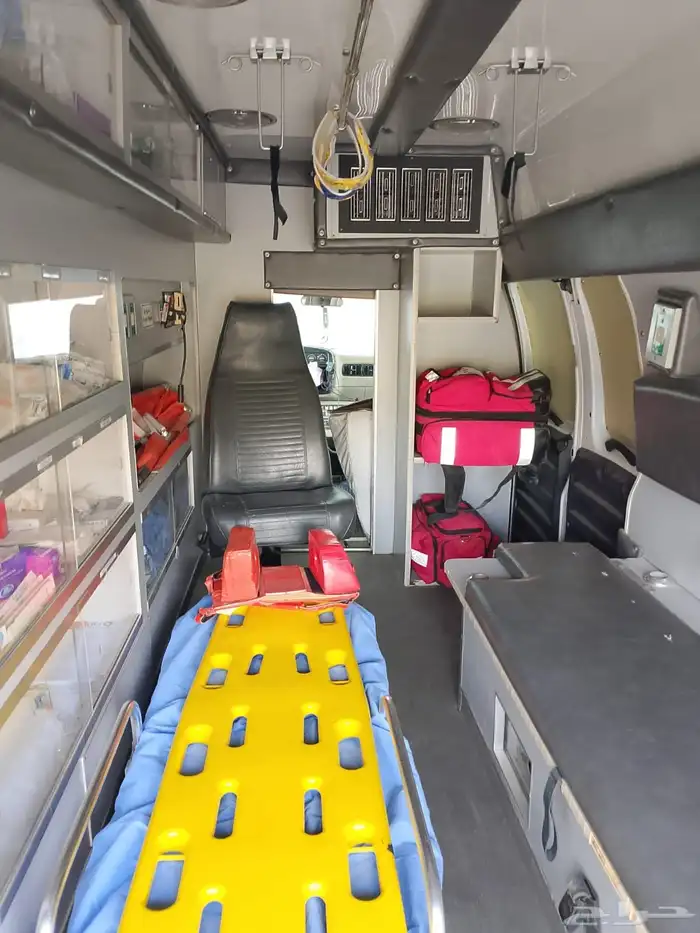 سيارات اسعاف مع مسعفين للإيجار 4