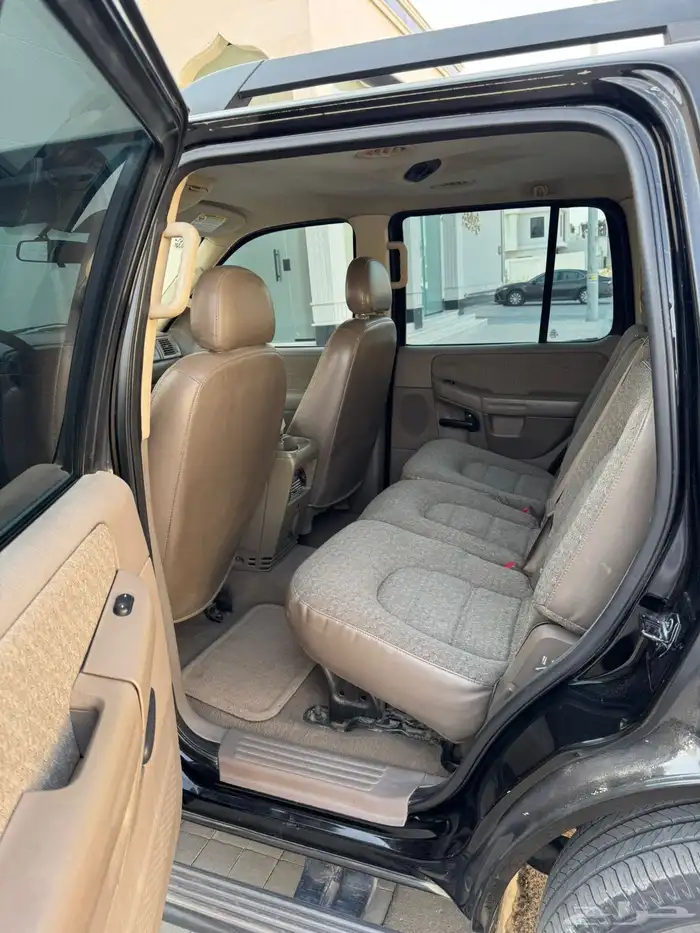 للبيع اكسبلور 2005 4