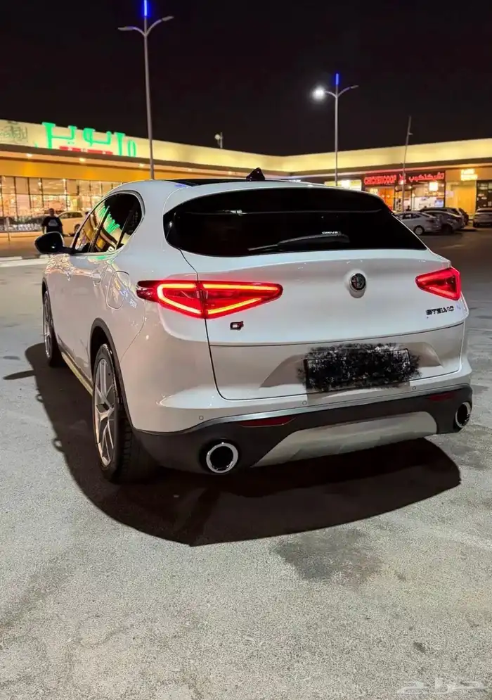 الفا روميو ستيلفيو 3