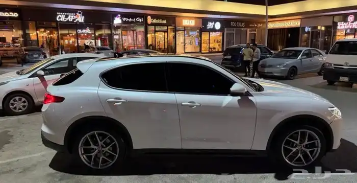 الفا روميو ستيلفيو 7