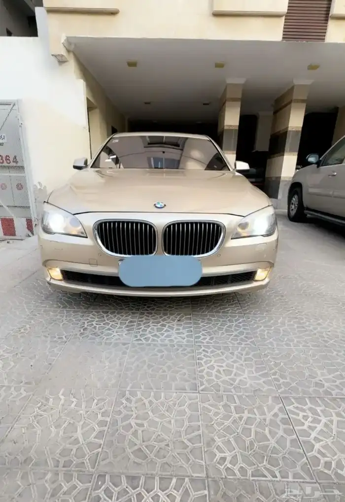 BMW 740-2011 0