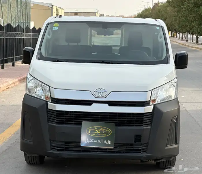 تويوتا باص بضاعه موديل 2019 سعودي قير عادي ديزل 6