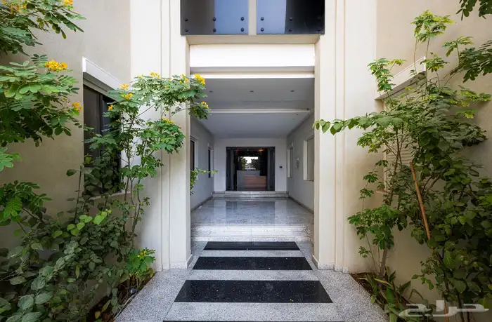 للايجار شقة مفروشة فاخرة وراقيه بالقرب من البوليفارد 0