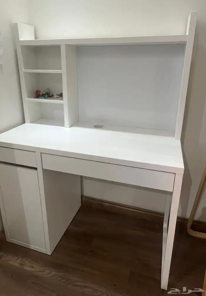 طاولة مكتب 0