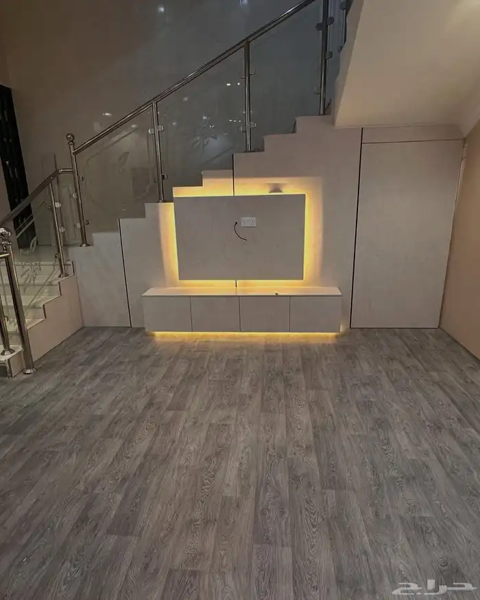 معلم ورشه نجاره مودرن لتفصيل الأبواب وغرف النوم والديكورات 41