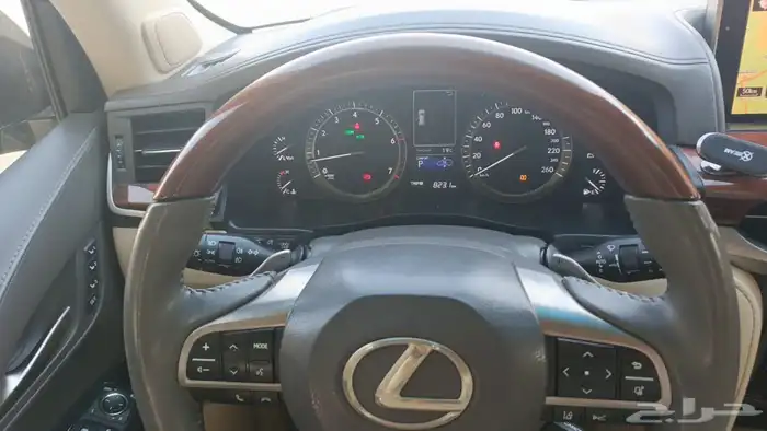 لكزس 2018 8