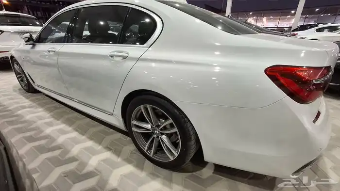 بي ام دابليو الفئه السابعة 2018 مستعملة مفحوصة مضمونة مصينة 2