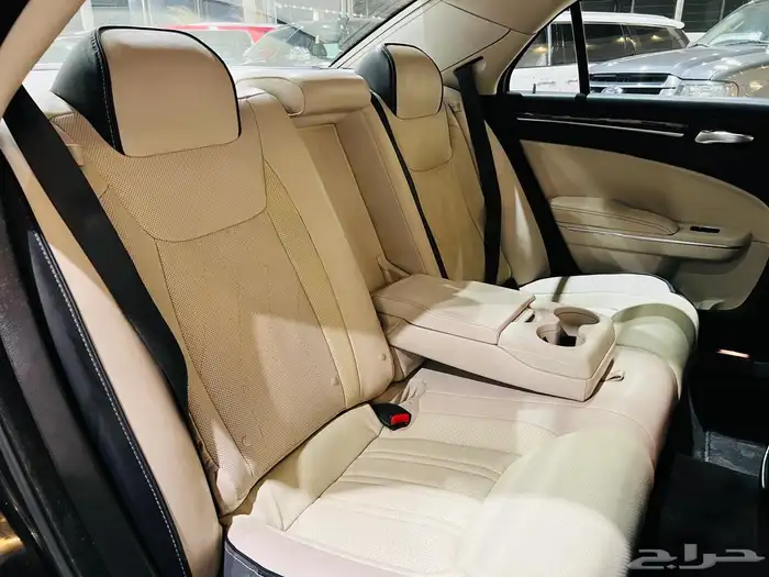 كرايزلر 2015 V6 فل الفل ( بحالة ممتازة ) 8