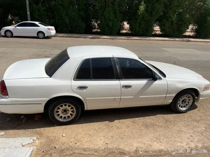 فورد فكتوريا 4