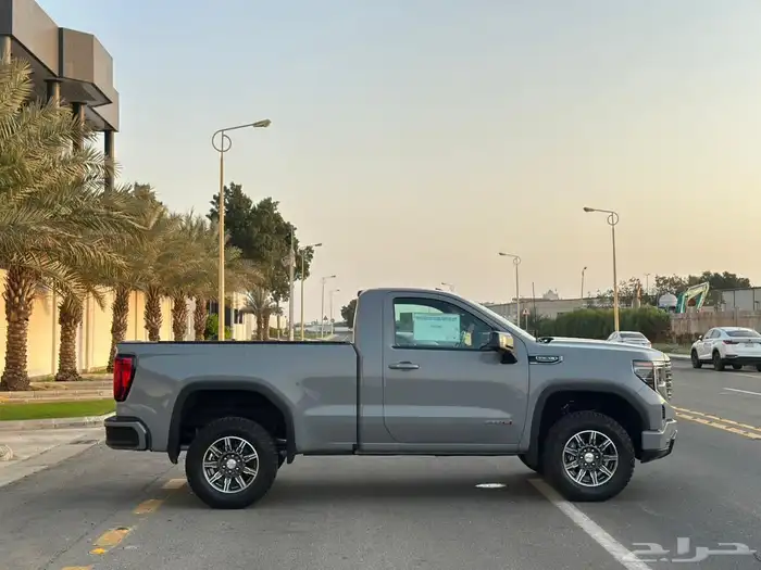 جي ام سي سييرا 2025 AT4 شبه جديد 8