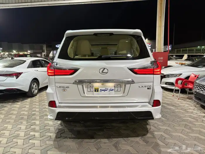 لكزس LX570 2020 4