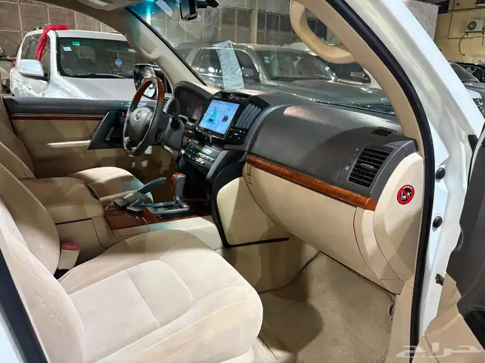 تويوتا لاندكروزر 2014 9