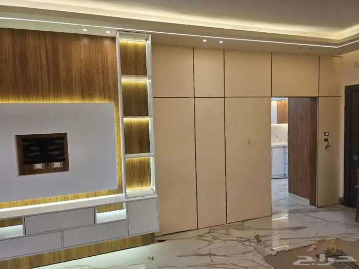 معلم ورشه نجاره مودرن لتفصيل الأبواب وغرف النوم والديكورات 17