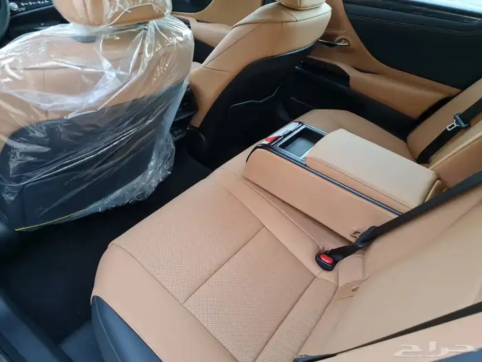 لكزس ES 300 H AA 2025 3