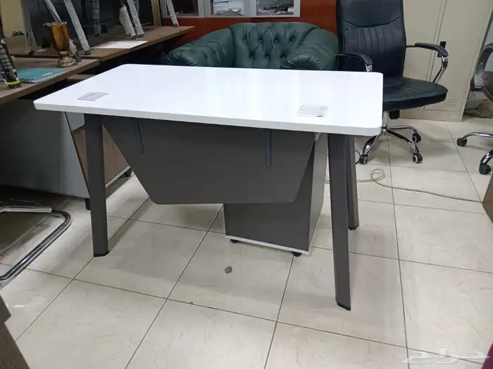 مكتب كراسي دولاب خشب دولاب حيدد بارتيشن روباعي. 44