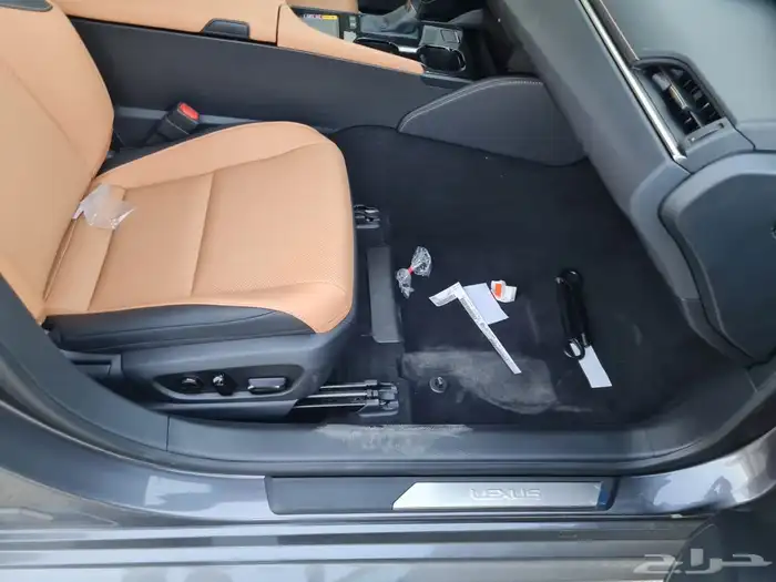 لكزس ES 300h هايبرد 6