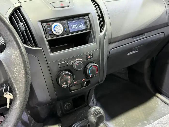 ايسوزو - ديماكس - 2025 - ديزل - ممشى قليل ( بحالة الوكاله ) 8