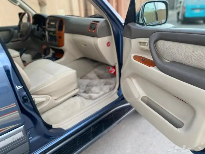 جيب لاندكروزر 2006 9