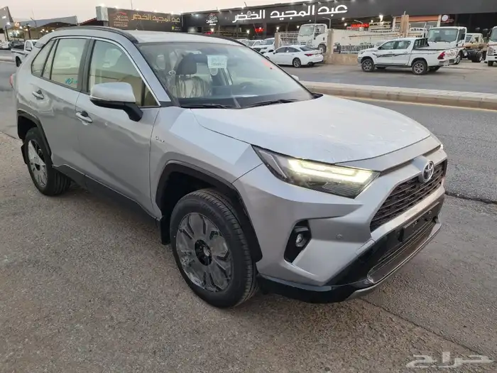 تويوتا راف 4 XLE نص فل هايبرد 2025 4
