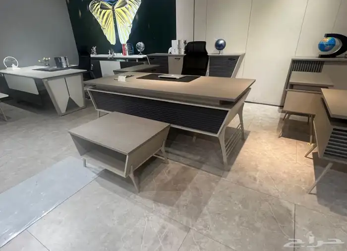 مكاتب فخمة بتصاميم عصرية تناسب جميع الاذواق 8