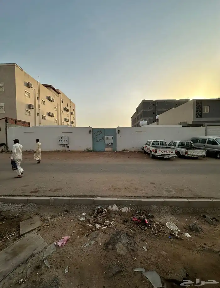 حوش للبيع 14 غرف بسعر ارض مخطط ولي العهد 1 داخل الحد 0