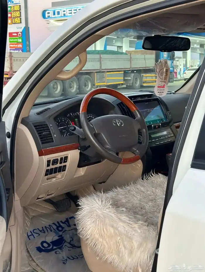 جيب لاندكلوزر 8