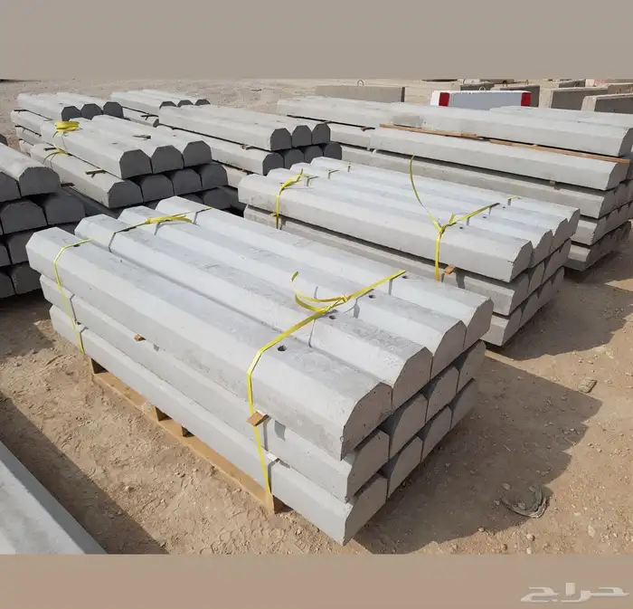 نوفر جميع أنواع أعمدة الإنارة والقواعد الخرسانية 13