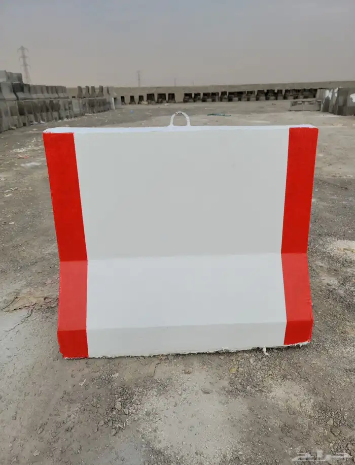 نوفر جميع أنواع أعمدة الإنارة والقواعد الخرسانية 14