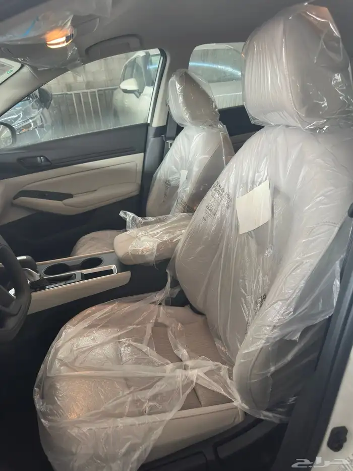 نيسان التيما S استندر 2026 ابيض رصاصي بترومين 10