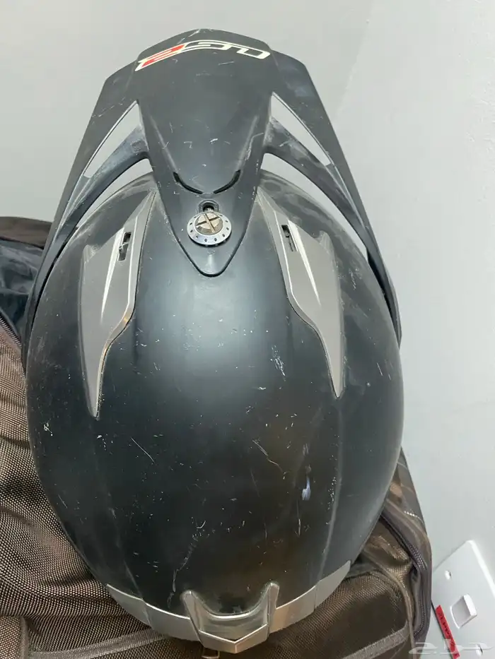 خوذة دباب LS2 ديار عدد2 مستخدمة مقاس XL و L 2