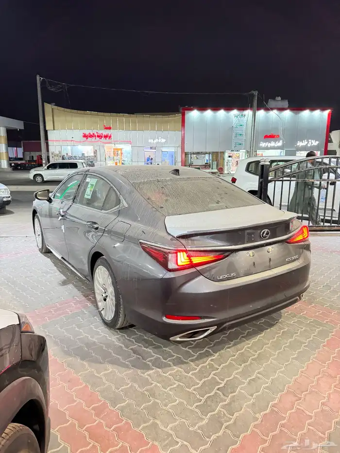 لكزس ES350 فئة CC بنزين 2025 3