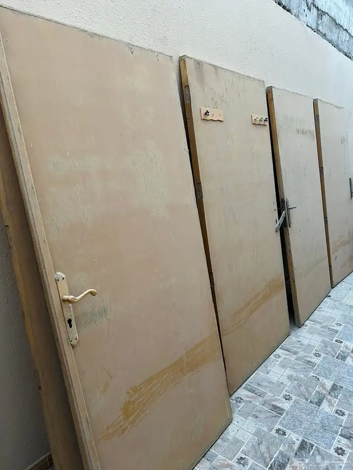 بيبان خشب نظيفه ونوعيه قديمه 3