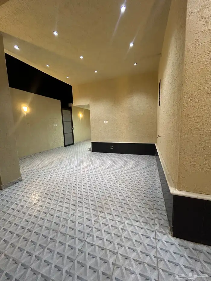 للبيع فلتين بالرياض حي الخليج 6