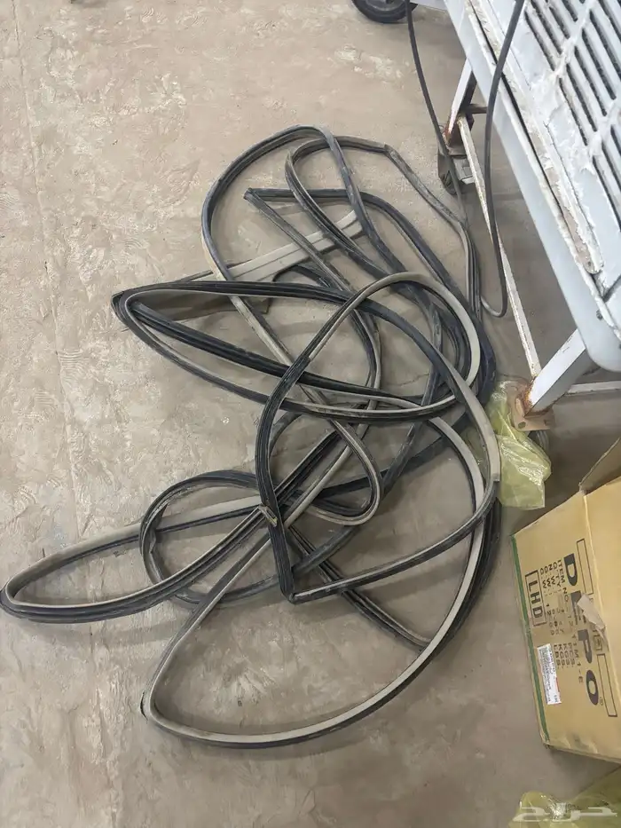 قطع لكزس جي اس 2004 36