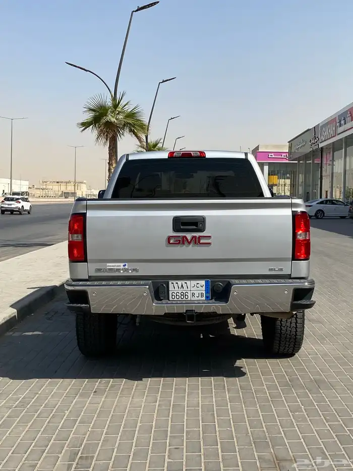 سييرا 2016 فل كامل Z71 اللون فضي SLE 8