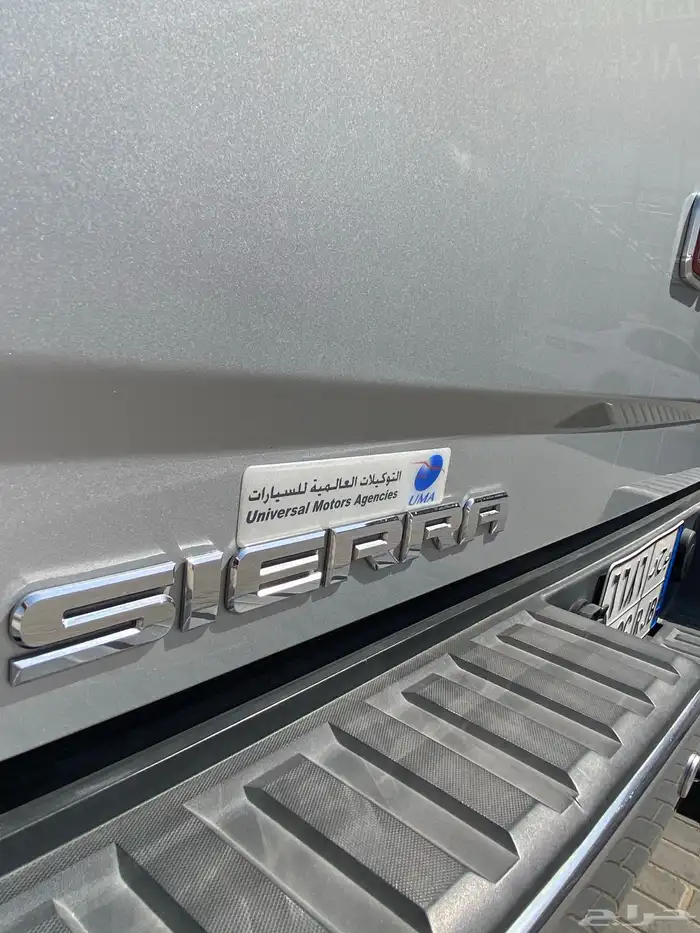 سييرا 2016 فل كامل Z71 اللون فضي SLE 33