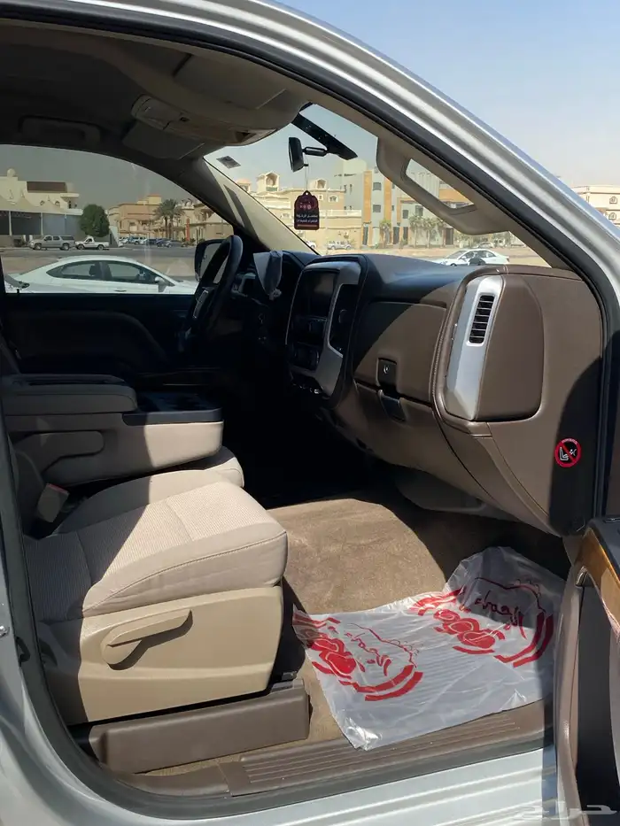 سييرا 2016 فل كامل Z71 اللون فضي SLE 11