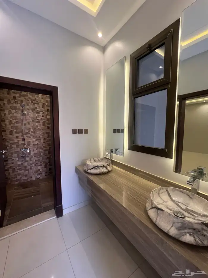 للبيع فيلا دورين وملحق موقع مميز درة الموسى 5