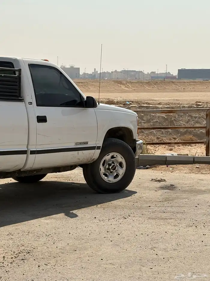 للبيع جمس حوض دبل موديل 1997 مكينة 5.7 فورتك بخاخ 9