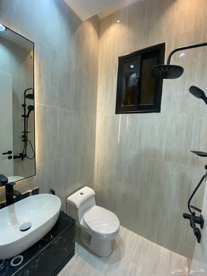 للبيع شقة دور ثاني مع سطح 6غرف ف درة الموسى 500 الف 20